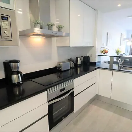 Lorandalou Apartamento Con Azotea Y Piscina Comunitaria